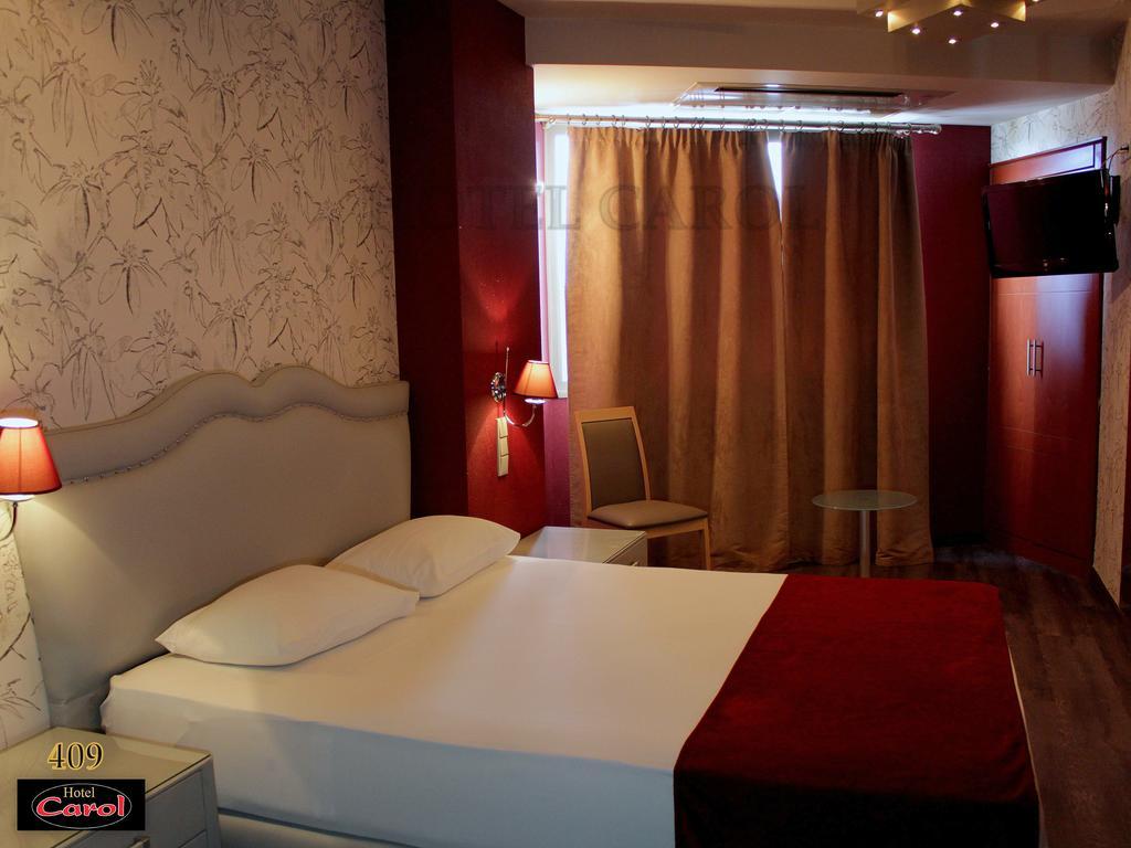 Carol Hotel Pireu Exterior foto